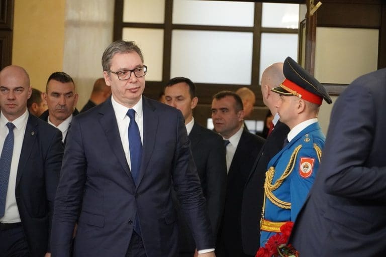 Vučić najavio: Idemo ispred RTS-a, ali bez talačke krize